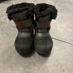 Sorel Black winter Boots with Red Accents toddler boys